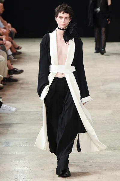 Look 37